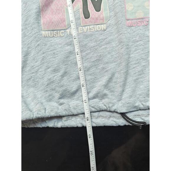 MTV Graphic Crop Tee Gray Retro Crop Top - Picture 4 of 4